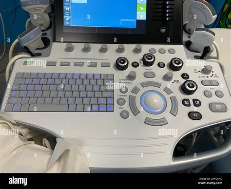 Ge ultrasound machine hi-res stock photography and images - Alamy