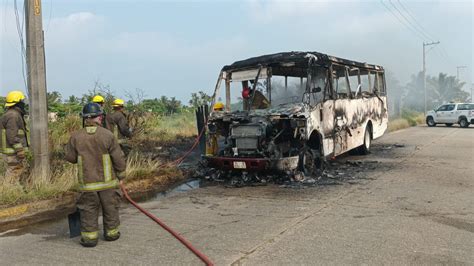 El Heraldo De Poza Rica Se Incendia Urbano En La Zona Ejidal De