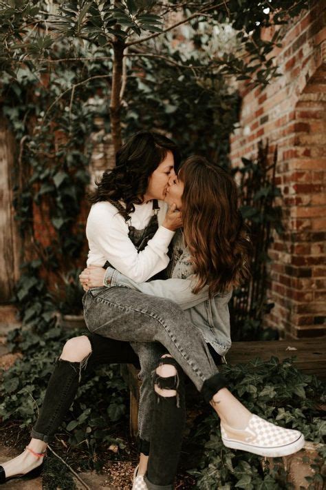 This Same Sex Couple Couldnt Have Taken Cuter Engagement Photos Lesbian Engagement Photos