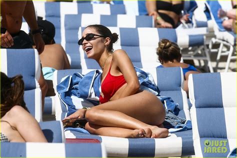 Photo Olivia Culpo Rocks Red Bikini In Miami With Devon Windsor