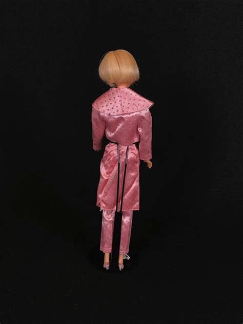 Lot VINTAGE BLONDE HAIR FAIR BARBIE ON TWIST N TURN BODY WEARING TAGGED PINK 1963 PAK SATIN