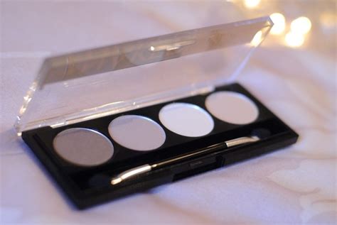 W7 Naked Nudes Palette Monday Review Bang On Style