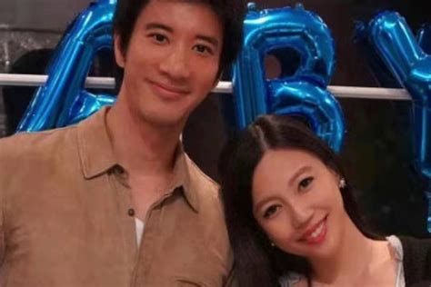 李靓蕾被曝学历造假，未成年时与王力宏交往，曾用名为西村美智子哥伦比亚大学中日李靓蕾新浪新闻