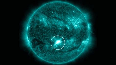 Cannibal Solar Explosion Likely To Hit Earth Today Bringing Strong