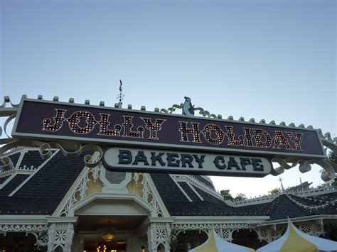 Lauras Miscellaneous Musings Disneyland The Jolly Holiday Bakery Cafe