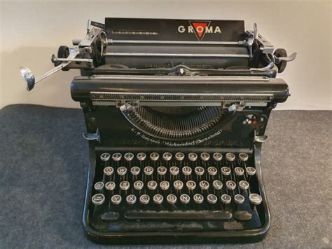 1938 Groma S on the Typewriter Database