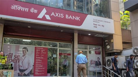 After Rbi Criticises Axis Bank For Missing Upi Bus Md And Ceo Reacts