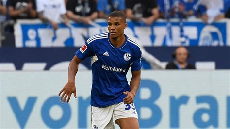 FC Schalke 04 Stimmt Transfer Von Malick Thiaw Zum AC Mailand Zu FC