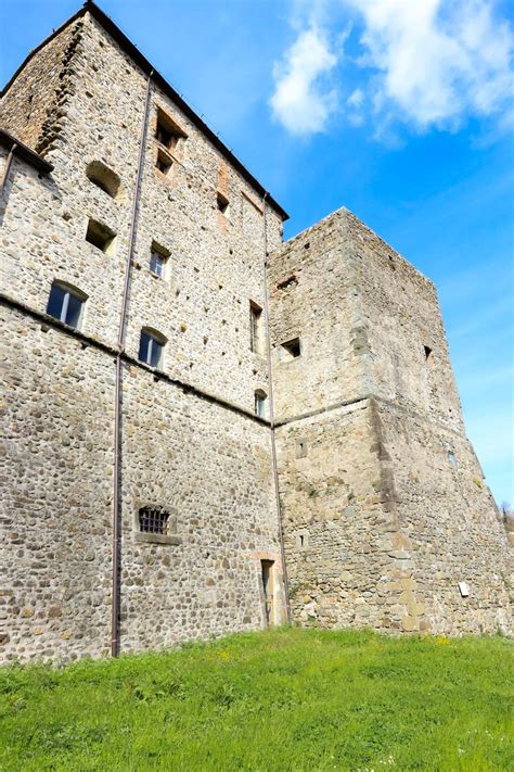 Castello Malaspina Di Terrarossa Lunigiana World