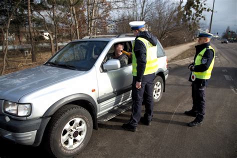 Policjanci Z Wrd Skontrolowali Wczoraj Blisko Kieruj Cych W Ramach