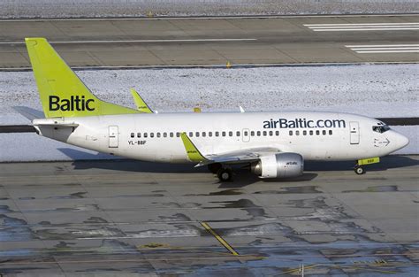 Boeing 737-500, pictures, technical data, history - Barrie Aircraft Museum