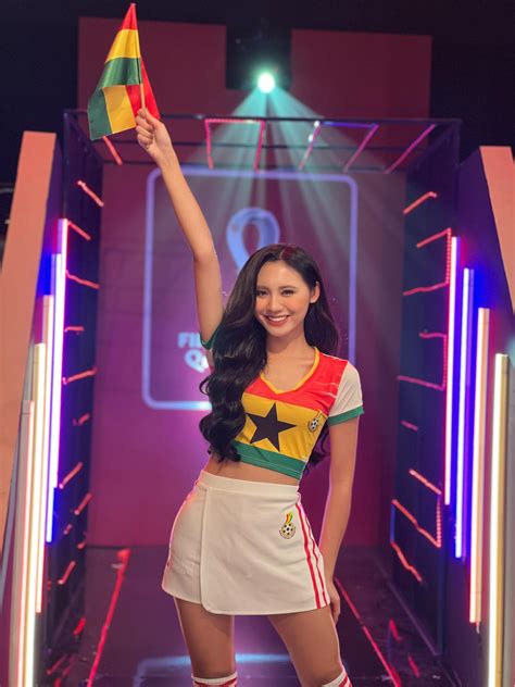 Hot girl 2K Nóng cùng World Cup Vẻ đẹp hoa hậu sở hữu thành tích cực khủng