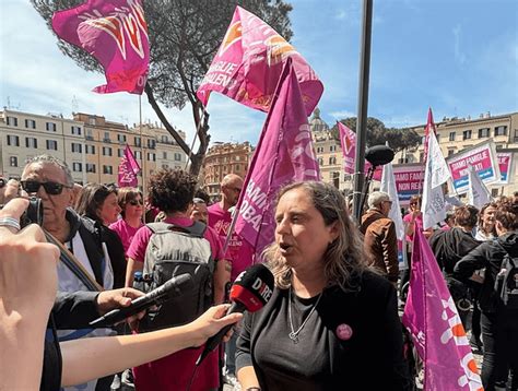 Famiglie Arcobaleno A Roma Tra Flashmob E Convegno Per Raccontare La