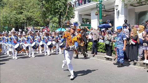 Paling Keren Aksi Aksi Penatarama Drumband Gita Dirgantara Aau