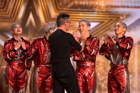 Britains Got Talent Simon Cowell Hits Golden Buzzer As Viewers Say