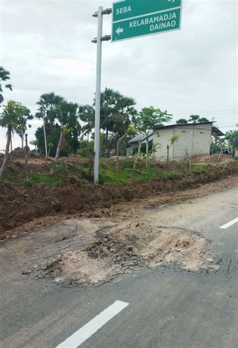 Baru Selesai Dikerjakan Jalan Provinsi Di Sabu Raijua Sudah Rusak