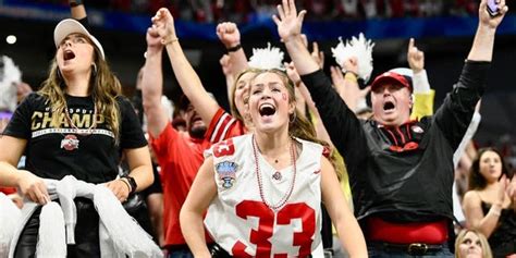 Peach Bowl Girl Catherine Gurd Says Her Viral Fame Is A Complete