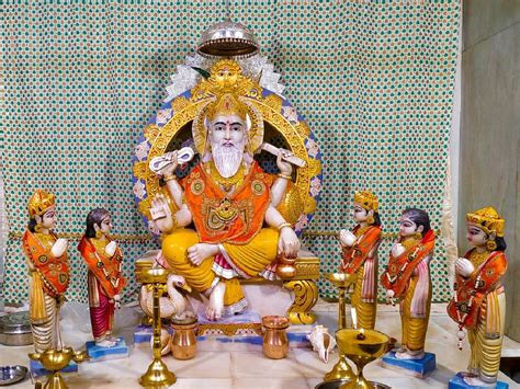 Vishwakarma Puja mantra, Aarti| Vishwakarma Puja Mantra 2020: Puja vidhi and Aarti lyrics in English