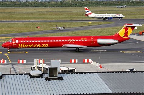 1Time Airline McDonnell Douglas MD 82 ZS OBK Cape Town