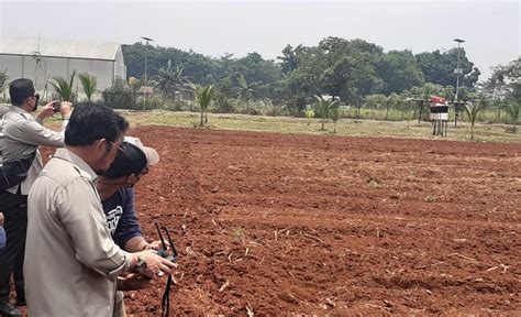 Kementan Rilis Inovasi Teknologi Mekanisasi Pertanian Untuk Lahan