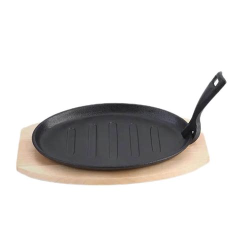 Cast Iron Steak Pan With Wood Underliner LKPAN60029 LeeKnives