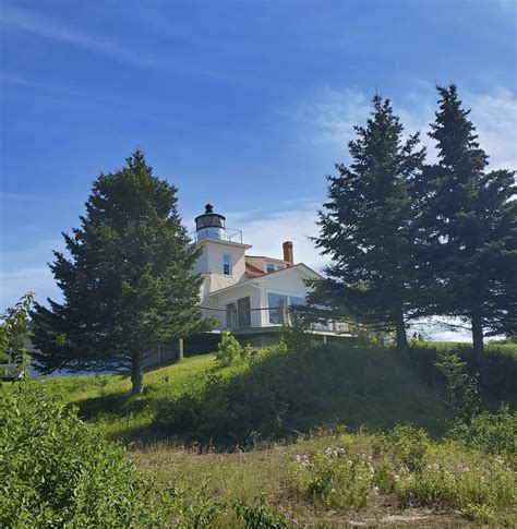 44 Beautiful Lighthouses in Upper Peninsula Michigan