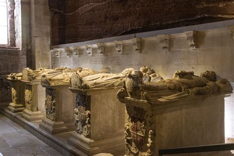 Panteón De Los Reyes De Navarra Monasterio De Santa Maria La Re Foto de