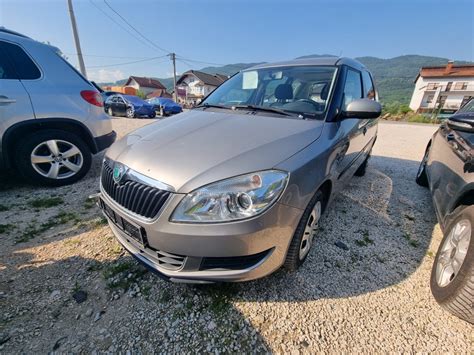 Skoda Roomster Dijelovi Tsi Kw Godina Automobili U