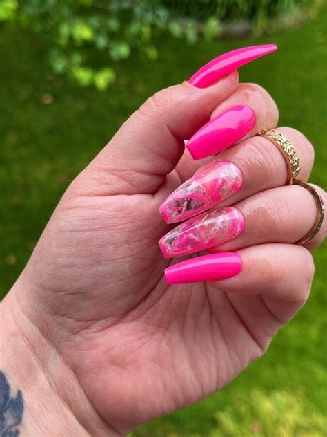 30 Fun Hot Pink Nails To Try Out Le Chic Street