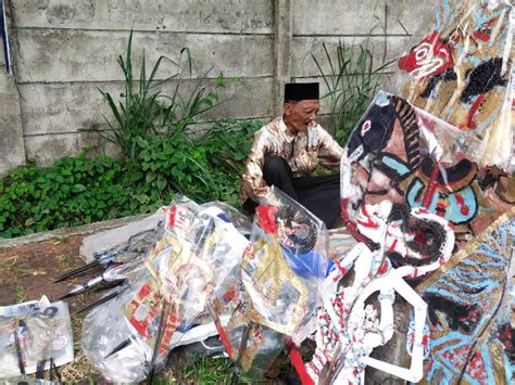 Kisah Mbah Ahmad Membuat Wayang Sejak Yang Berhasil Keliling