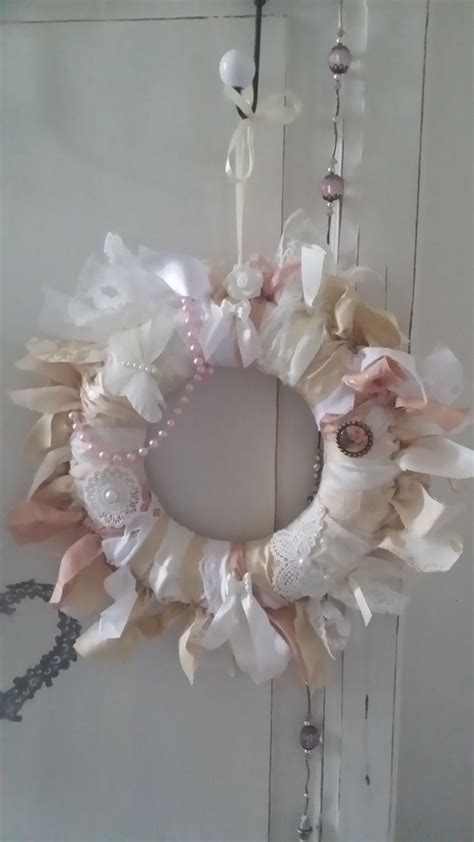 Couronne Shabby Chic Satin Perles Et Soie Broch E D Corations