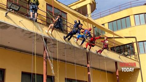 Supereroi Acrobatici Ad Albaro Pomeriggio Di Beneficenza Alle Piscine