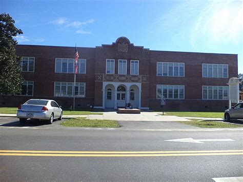 Image Lee County High School Front Leesburg