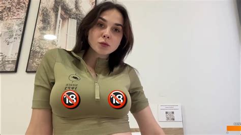 ДИРУБЕНС СПАЛИЛА СОСКИ 🥵 | ГОРЯЧАЯ СТРИМЕРША БЕЗ ЛИФЧИКА ПРЯМО НА ...