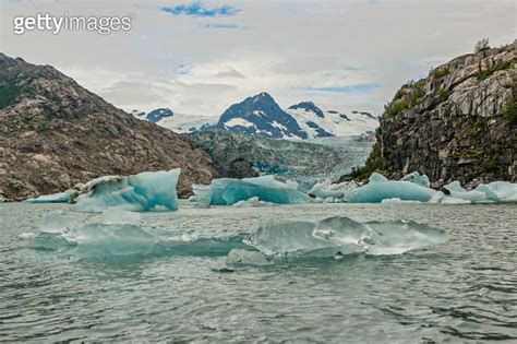 Bergy Bits Icebergs From The Nellie Juan Glacier Nellie Juan Lake