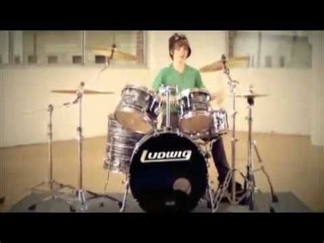 Justin Bieber Tocando La Bateria Youtube