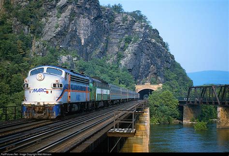 An Afternoon Marc Train Marc 81 Marc Maryland Area Rail Commuter Emd F9ph At Harpers Ferry