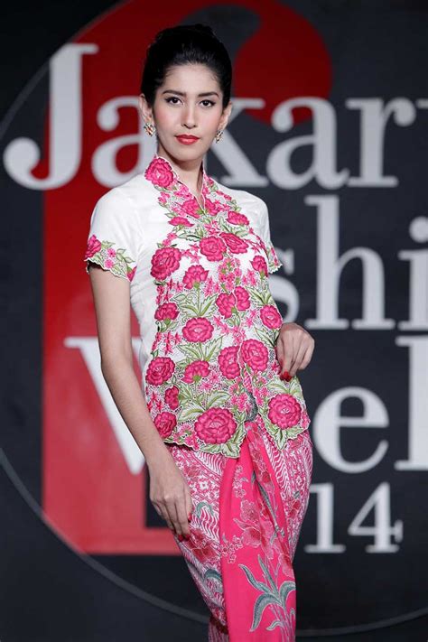 Jakarta Fashion Week 2014 Roemah Kebaya Fashionwindows Network