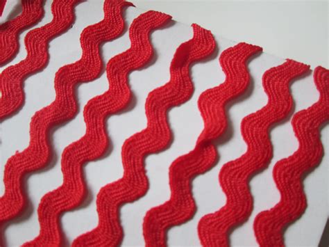 13 METER Zick Zack Zic Zac Border Lace Eleganta Red 5mm RR 006 | eBay.de