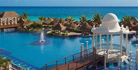 Classic Resorts | Dreams Sapphire Resort & Spa