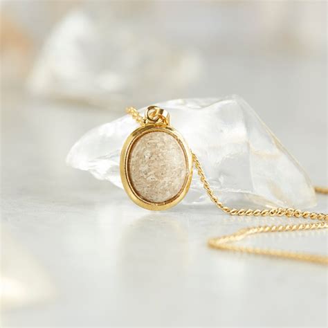 Oval Necklace – Gold – Nauvoo Remembered