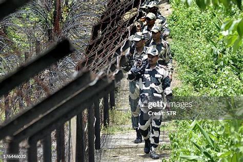 116 India Bangladesh Border Fence Stock Photos, High-Res Pictures, and ...