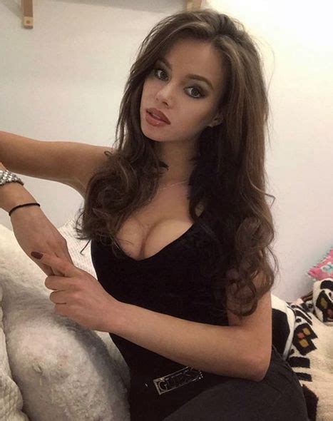 10 Hot Sexy Klaudia Tolloczko Bikini Pics