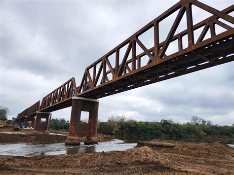 Comenz El Montaje Del Nuevo Puente Ferroviario Sobre El R O Santa