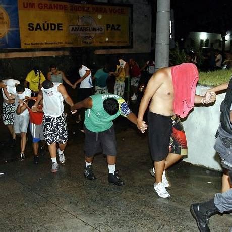 Jovens Detidos Ap S Briga De Gangues Na Zona Norte Jornal O Globo