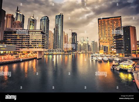 Dubai Marina skyline Stock Photo - Alamy