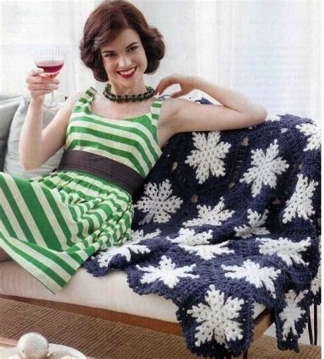 Needlework.: Blanket and pillow....ПЛЕД И ПОДУШКА.