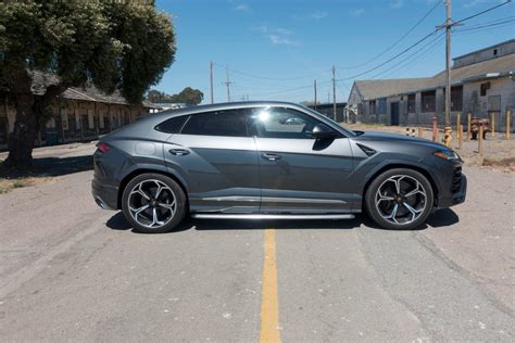 2019 Lamborghini Urus: Not the prettiest, but pretty quick - CNET