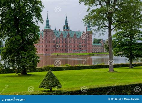 Hillerod Castle, Denmark stock image. Image of copenhagen - 25102465