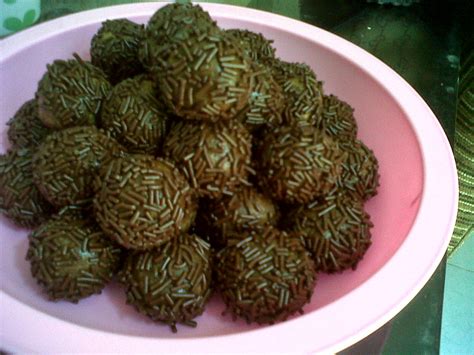 Resep Kue Bola Bola Coklat Spesial Lebaran Aneka Resep Makanan